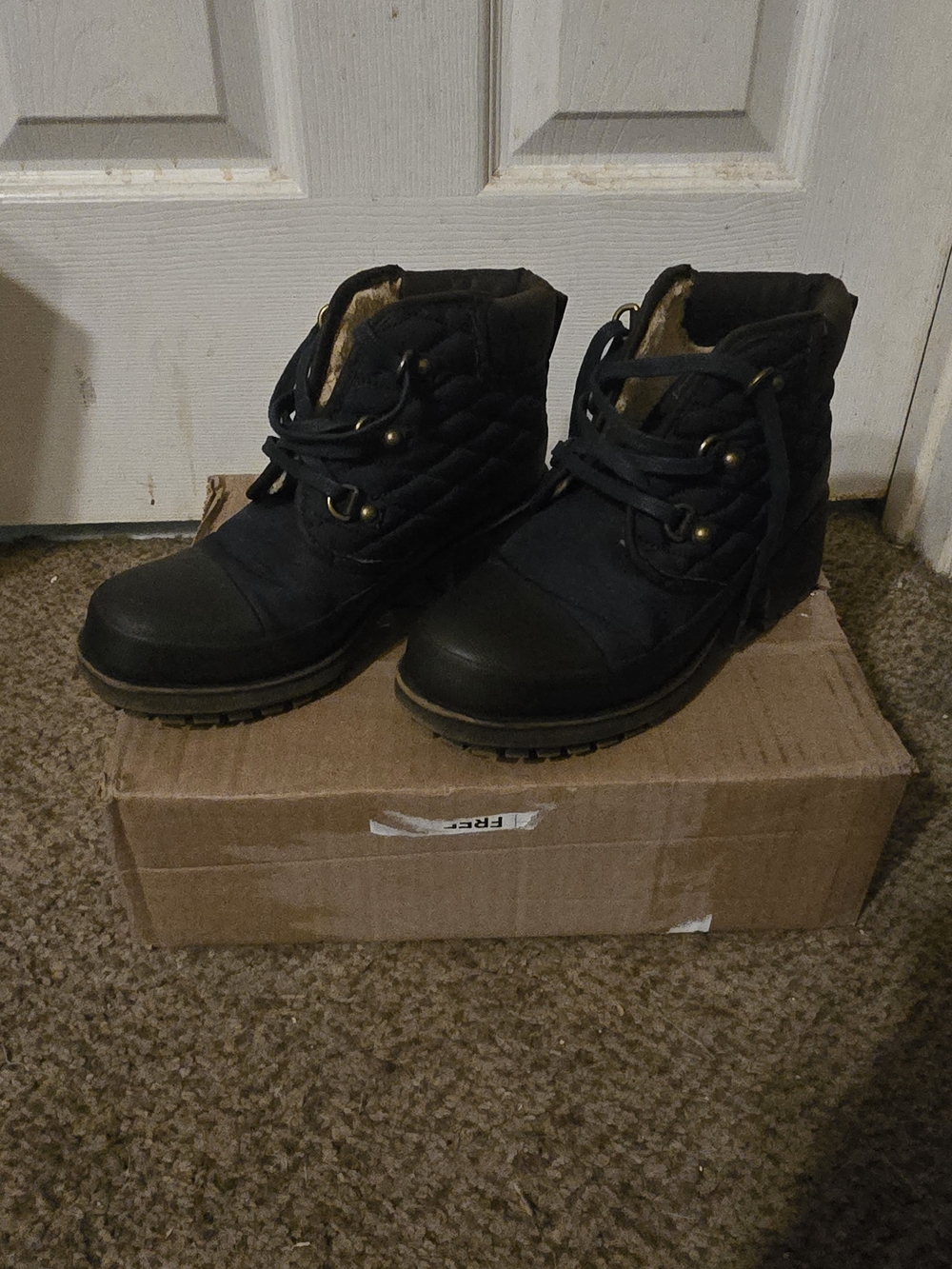 Lucky Brand Akonn Navy Quilted Faux Fur Lined Lace Up Ankle Boots Women’s